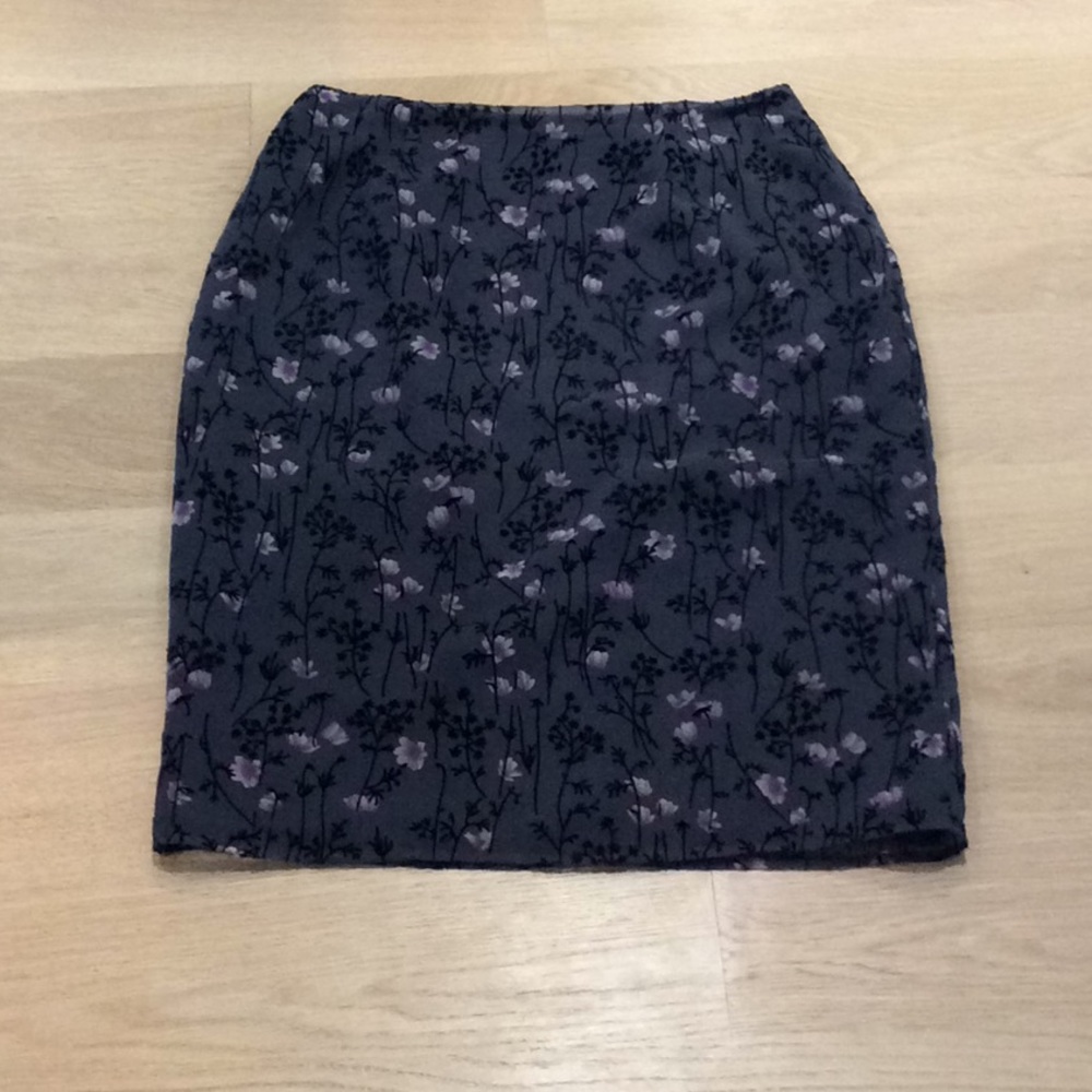 Harold’s mini skirt